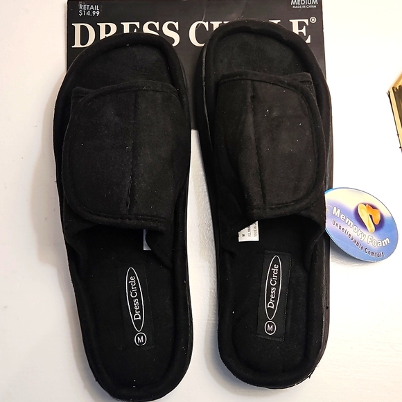 Slippers - Picture 1 of 3